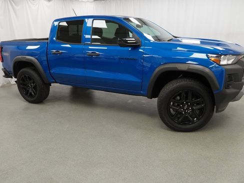 Used 2023 Chevrolet Colorado Trail Boss w/ Technology Package image 10