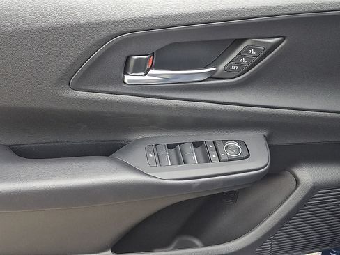 New 2026 Toyota Prius Plug-In Hybrid FWD image 11