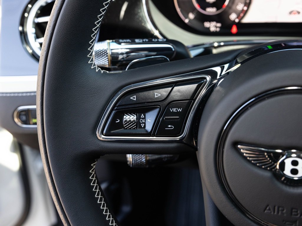 Used 2025 Bentley Flying Spur Plug-In Hybrid AWD/4WD image 39