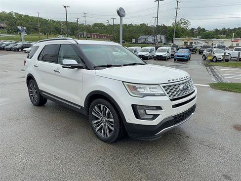 Used 2017 Ford Explorer Platinum AWD/4WD image 4