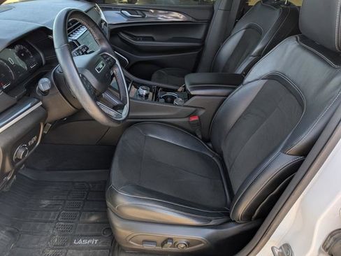 Used 2021 Jeep Grand Cherokee L Laredo image 25