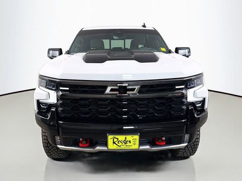 Used 2023 Chevrolet Silverado 1500 ZR2 w/ Technology Package AWD/4WD image 2