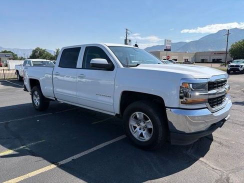 Used 2018 Chevrolet Silverado 1500 LT w/ Trailering Package AWD/4WD image 3