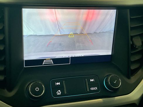 Used 2020 GMC Acadia SLT AWD/4WD image 17
