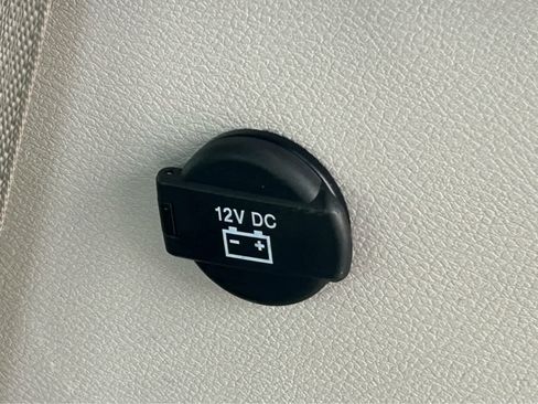 Used 2023 Chrysler Pacifica Touring-L FWD image 8