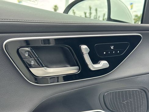 Used 2024 Mercedes-Benz GLC 300 image 21