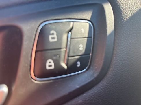 Used 2019 Ford Escape Titanium image 20