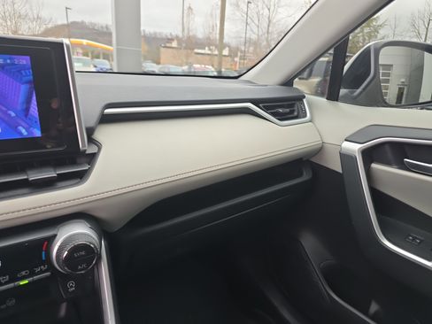 Used 2024 Toyota RAV4 XLE image 25