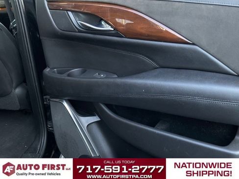 Used 2018 Cadillac Escalade ESV Luxury AWD/4WD image 12