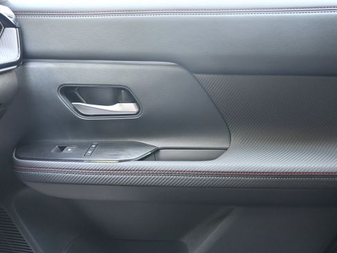 New 2025 Nissan Kicks SR image 27