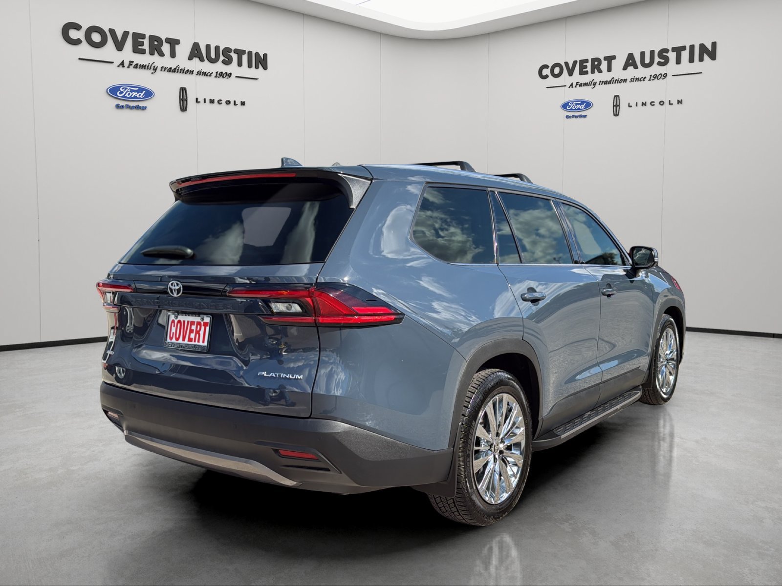 Used 2025 Toyota Grand Highlander AWD image 5