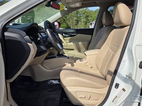 Used 2019 Nissan Rogue SL w/ Premium Package AWD/4WD image 9