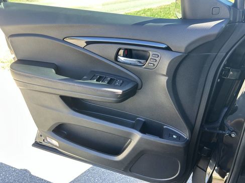 Used 2024 Honda Ridgeline Black Edition image 35
