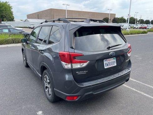 Used 2021 Subaru Forester Premium AWD/4WD image 5