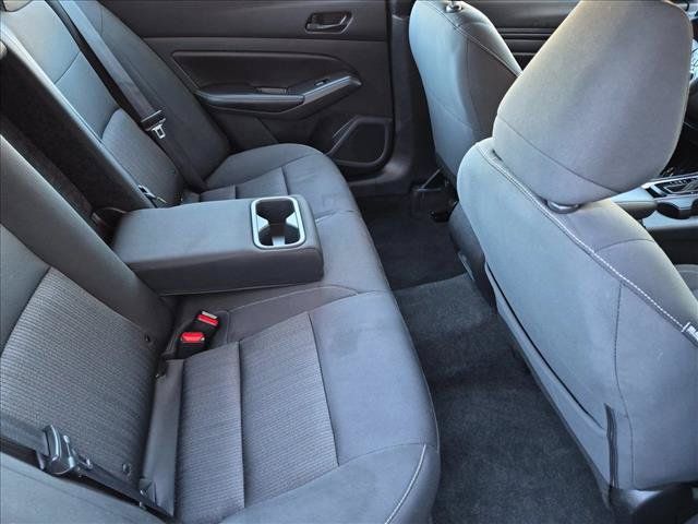 Used 2025 Nissan Altima 2.5 SV FWD image 18