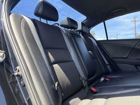 Used 2017 Honda Accord Sport image 24