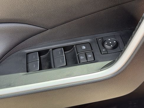 Used 2025 Toyota RAV4 XLE w/ Convenience Package FWD image 27