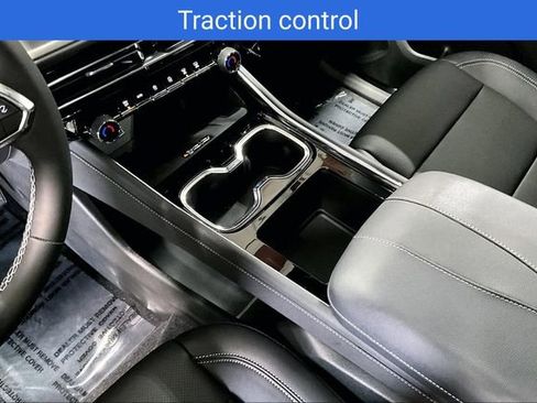 Certified 2026 Chevrolet Traverse LT w/ Driver Confidence Package AWD/4WD image 20
