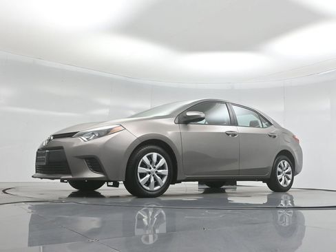 Used 2016 Toyota Corolla LE image 39