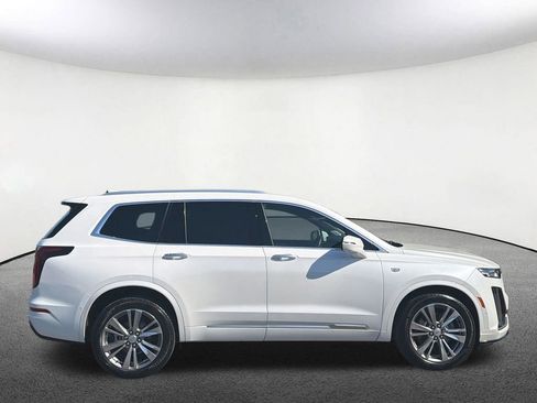 Certified 2024 Cadillac XT6 Premium Luxury w/ Technology Package AWD/4WD image 18