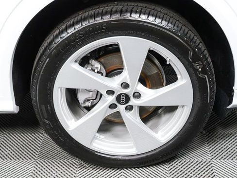 New 2025 Audi Q5 Premium Plus image 39