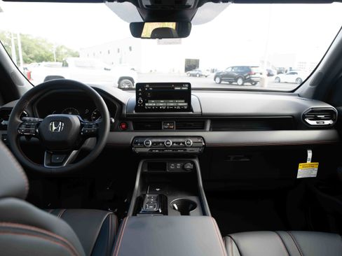 New 2025 Honda Pilot TrailSport image 20