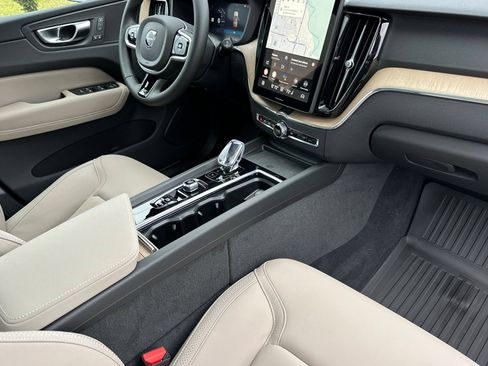 New 2026 Volvo XC60 T8 Plus w/ Protection Package Premier AWD/4WD image 15
