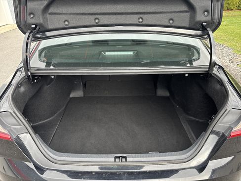 Used 2025 Toyota Camry SE image 5