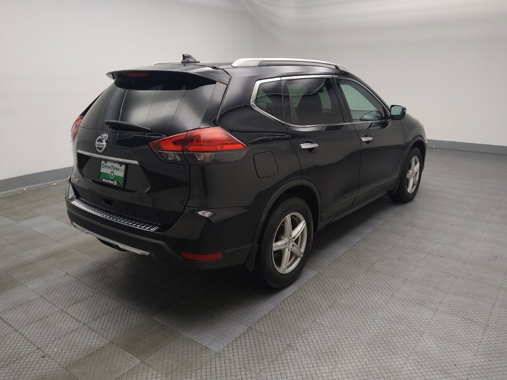 Used 2017 Nissan Rogue S w/ S Appearance Package FWD image 9