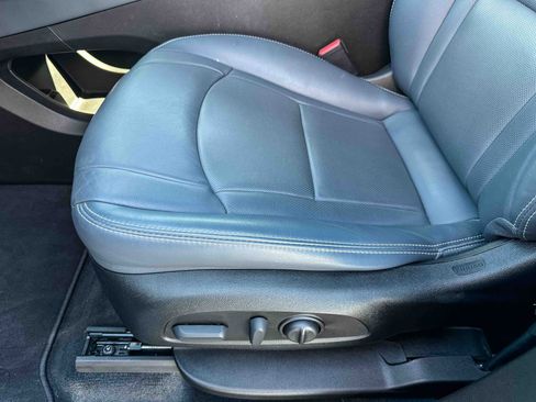 Used 2023 Buick Enclave Essence w/ Sport Touring Edition FWD image 15