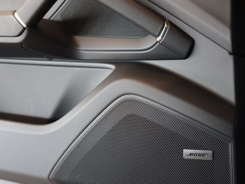 Certified 2023 Porsche Cayenne Platinum Edition AWD/4WD image 27