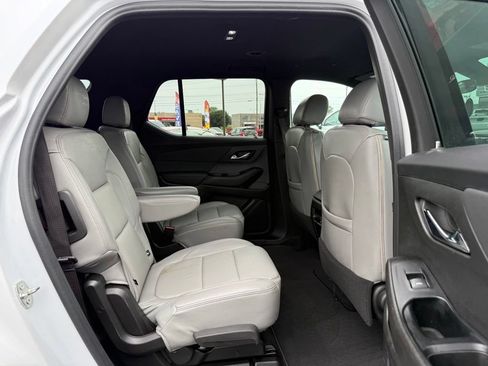 Used 2023 Chevrolet Traverse LT AWD/4WD image 20
