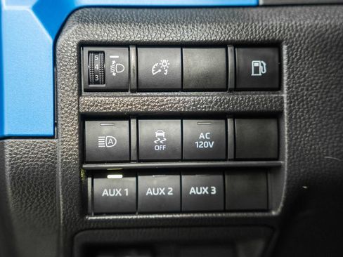 Used 2025 Toyota Tacoma TRD Off-Road w/ TRD Off Road Upgrade Package AWD/4WD image 46