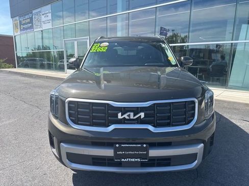 Certified 2023 Kia Telluride S w/ S Sunroof Package AWD/4WD image 3