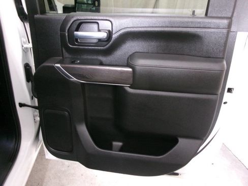 Used 2020 Chevrolet Silverado 2500 LTZ w/ LTZ Plus Package image 36