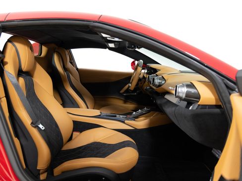 Used 2022 Ferrari 812 GTS RWD image 31