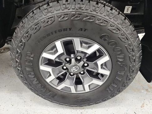 Certified 2023 Toyota Tacoma TRD Off-Road image 11