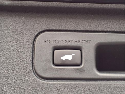 Used 2023 Honda Pilot Touring image 8