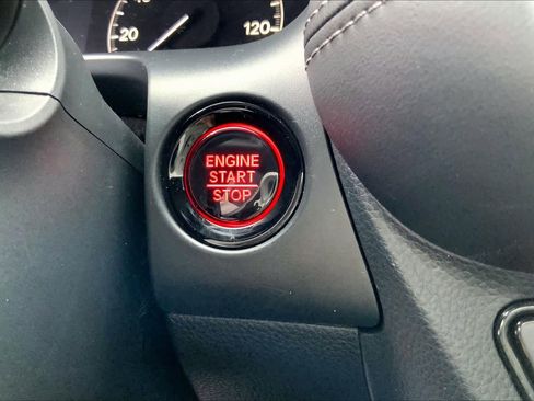 Used 2025 Honda HR-V EX-L image 31