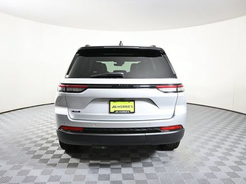 Used 2025 Jeep Grand Cherokee Limited w/ Trailer Tow Package AWD/4WD image 5