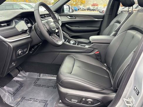 New 2025 Jeep Grand Cherokee Limited w/ Trailer Tow Package image 10