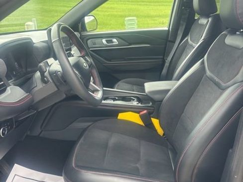 Used 2025 Ford Explorer ST AWD/4WD image 21