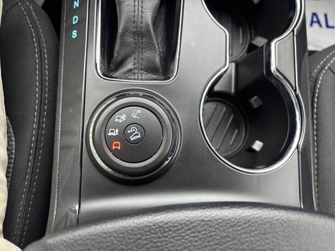 Used 2017 Ford Explorer XLT w/ Equipment Group 201A image 23