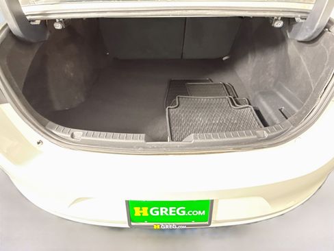 Used 2022 MAZDA MAZDA3 s FWD image 35