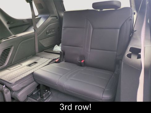 Used 2024 Chevrolet Tahoe Z71 w/ Luxury Package AWD/4WD image 7