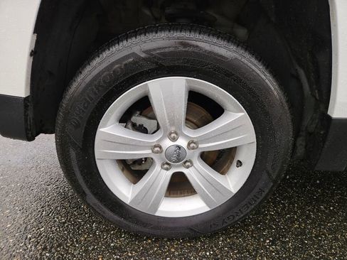 Used 2015 Jeep Patriot Latitude w/ Sun/Sound Group image 8