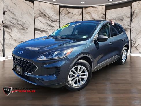 Used 2022 Ford Escape SE w/ Convenience Package AWD/4WD image 2