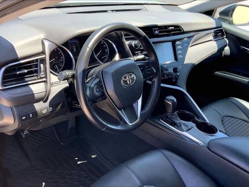 Used 2020 Toyota Camry SE FWD image 17