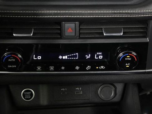 Certified 2023 Nissan Rogue SV FWD image 22
