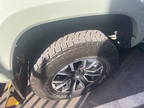 Used 2022 Toyota Tacoma TRD Sport image 6